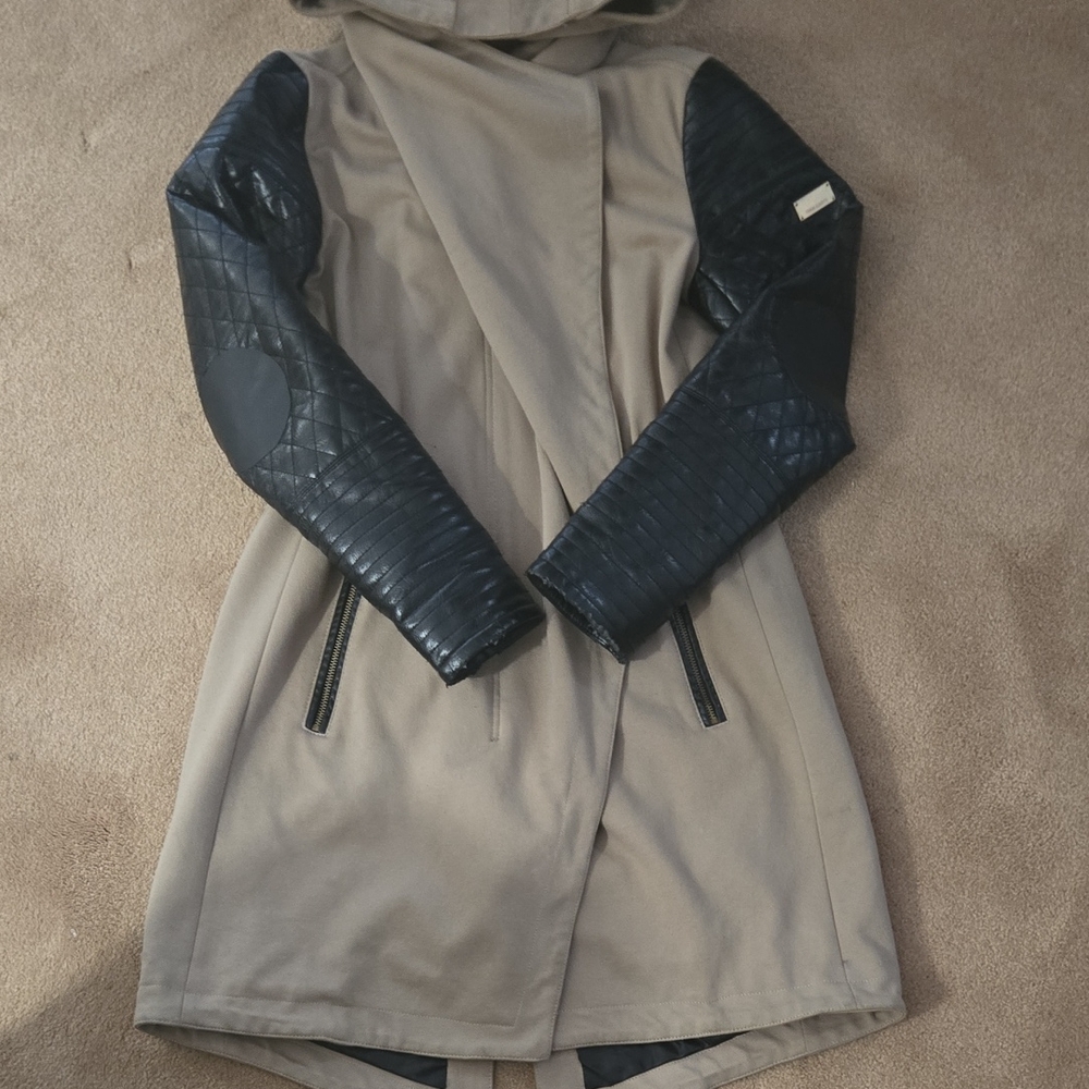 Vince Camuto Tan and Black Trench Coat